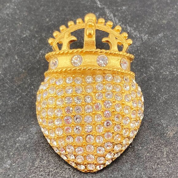 NLH Vintage clear rhinestone and gold tone metal heart and crown shaped brooch - Picture 5 of 9